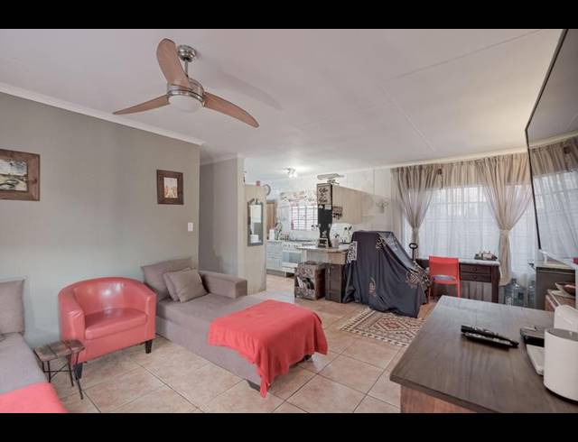3 BEDROOM TOWNHOUSE FOR SALE IN WIERDAGLEN ESTATE